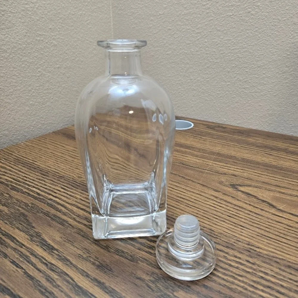 VTG Italian Luigi Bormioli Rossini Glass Decanter w Glass Stopper Plastic‎ Seal